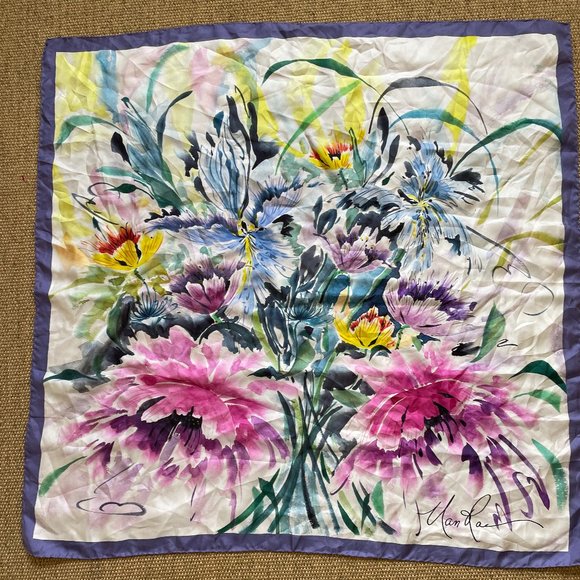 Beautiful NAN RAE 100% Silk Scarf - Picture 1 of 3